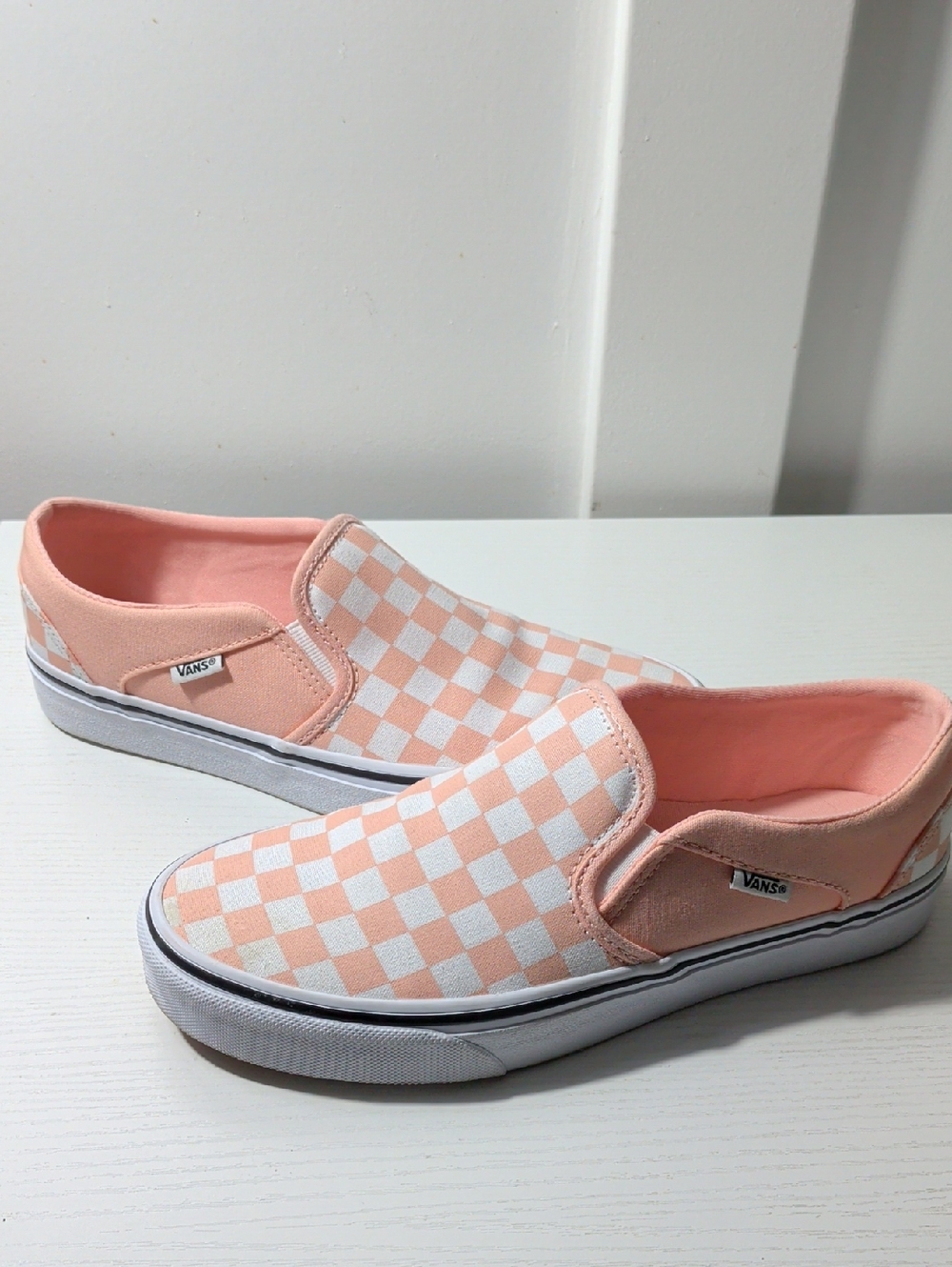 VANS 8 Peach/White Checkered Slip On Shoes
